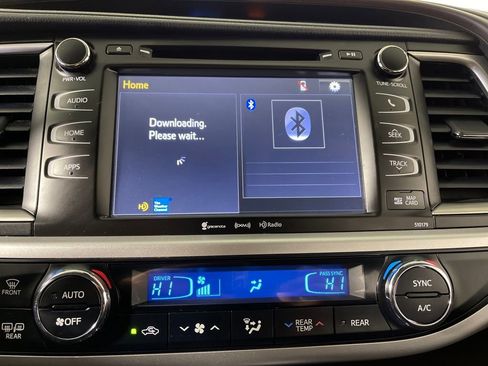 Certified 2017 Toyota Highlander XLE image 20