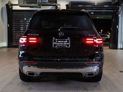 Used 2026 Mercedes-Benz GLB 250 4MATIC image 5