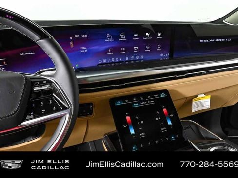 New 2025 Cadillac Escalade IQ Luxury 2 image 13