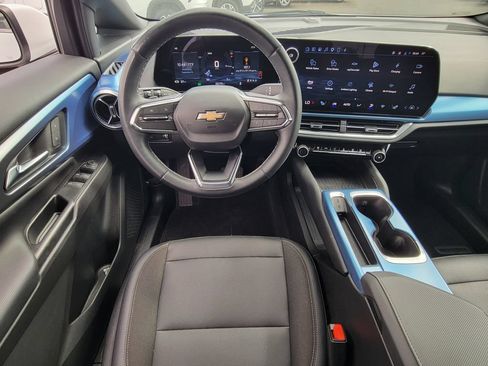 Used 2024 Chevrolet Equinox EV LT AWD/4WD image 4