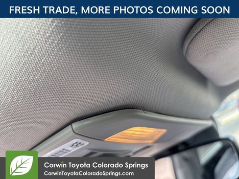 Used 2022 Toyota Highlander XLE image 19