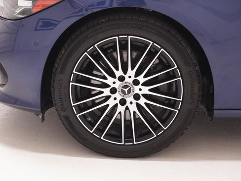 Used 2025 Mercedes-Benz C 300 Sedan image 9