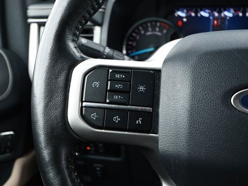 Used 2024 Ford Expedition XLT RWD image 13