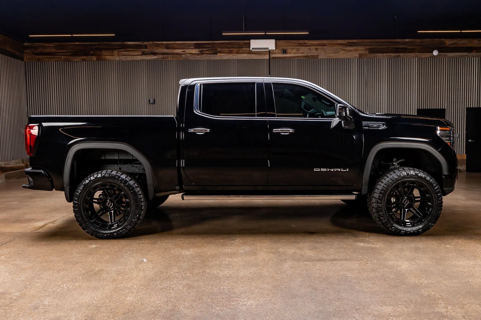 Used 2024 GMC Sierra 1500 Denali Ultimate AWD/4WD image 11
