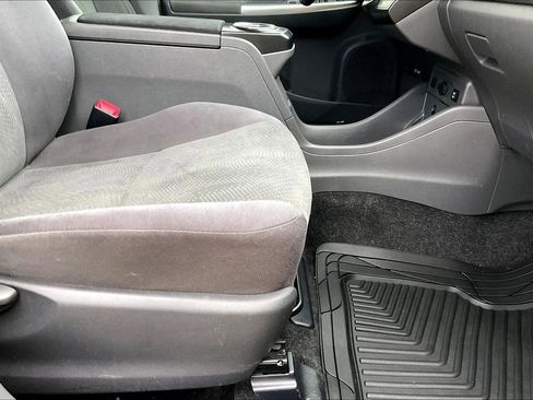 Used 2014 Toyota Prius V Two image 21