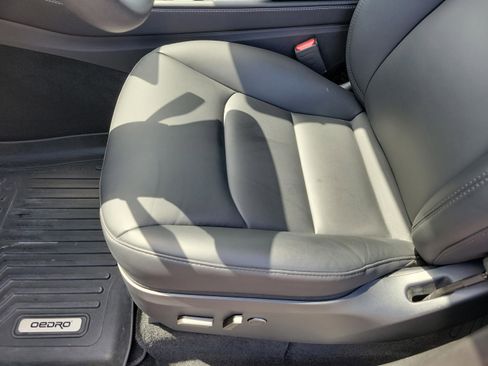 Used 2024 Tesla Model Y Long Range AWD/4WD image 27