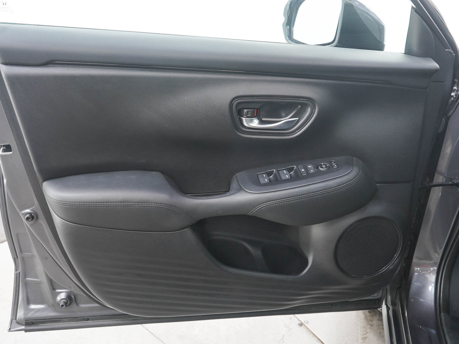 Used 2024 Honda HR-V LX image 19
