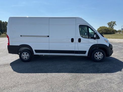 New 2025 RAM ProMaster 2500 w/ Quick Order Package 22G SLT image 2
