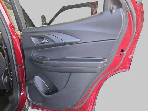 Used 2022 Chevrolet TrailBlazer LT w/ Convenience Package FWD image 13