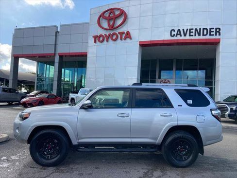 Certified 2022 Toyota 4Runner SR5 Premium w/ Moonroof Package RWD image 9