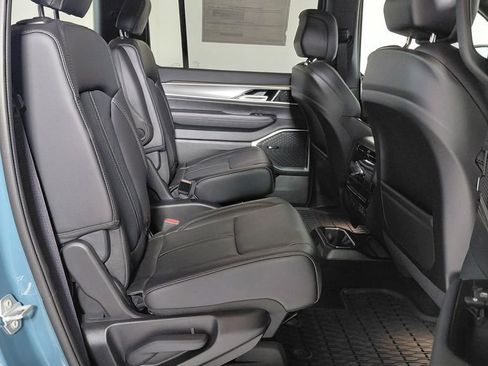 New 2026 Jeep Grand Wagoneer 4WD image 18