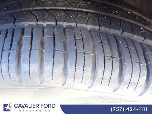 Used 2026 Ford Explorer Platinum w/ LUX Leather Package AWD/4WD image 19
