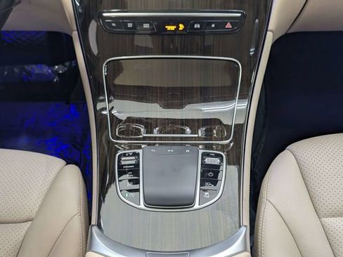 Used 2020 Mercedes-Benz GLC 300 w/ Parking Assistance Package image 12