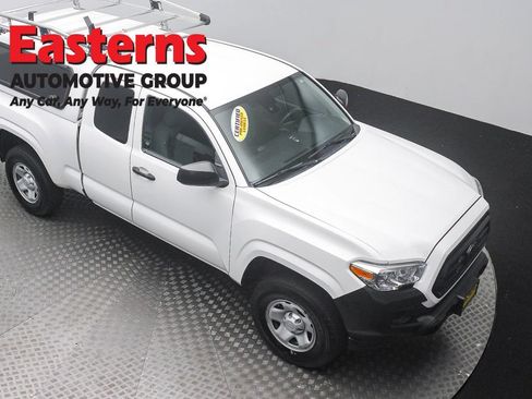 Used 2020 Toyota Tacoma SR RWD image 3