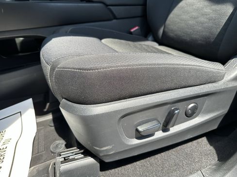 Used 2024 Nissan Pathfinder SV image 21