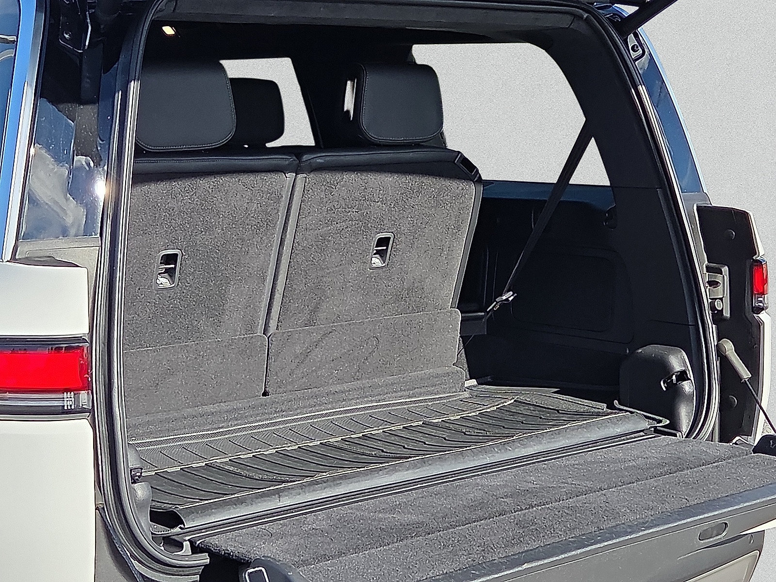 Used 2024 Rivian R1S Adventure Quad AWD/4WD image 9