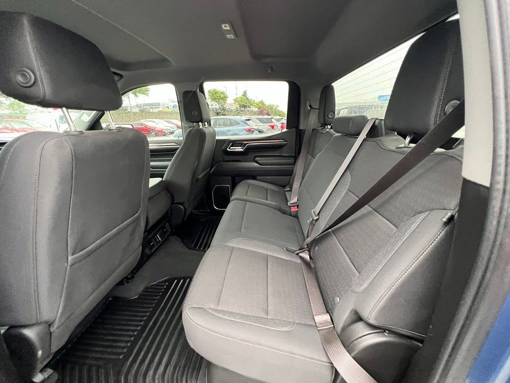 Used 2024 Chevrolet Silverado 1500 LT AWD/4WD image 21