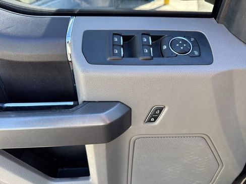 Used 2019 Ford F150 XLT image 9