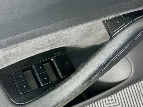 Used 2018 Tesla Model 3 Mid Range image 15