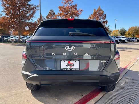 Used 2025 Hyundai Kona SEL image 7