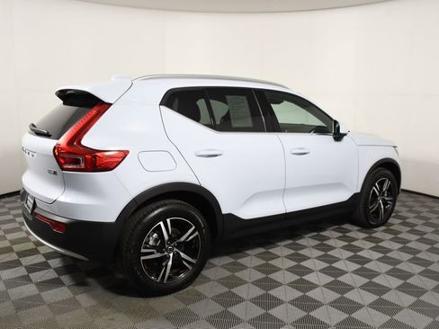 Used 2025 Volvo XC40 B5 Core AWD/4WD image 7