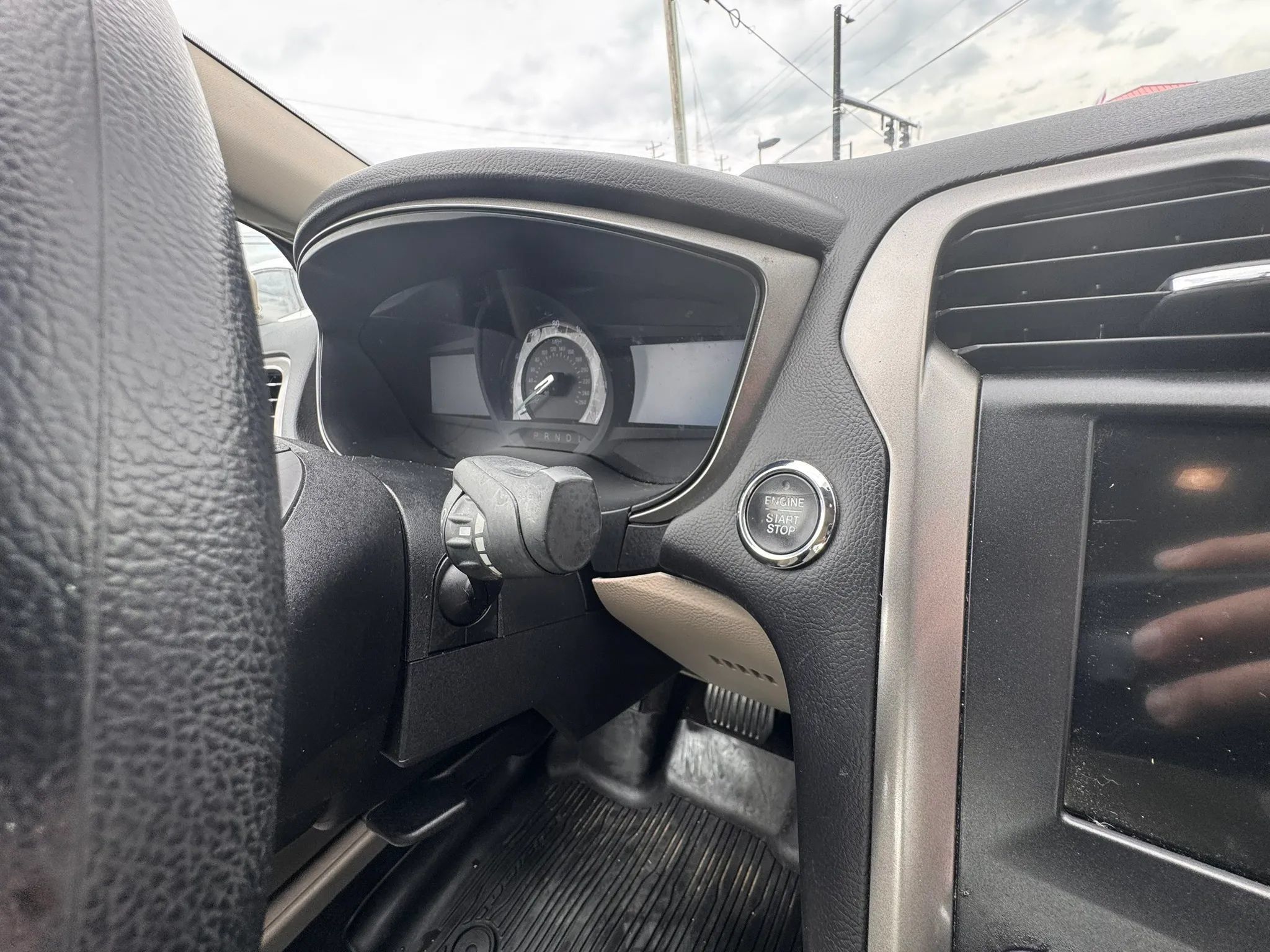 Used 2018 Ford Fusion SE w/ Fusion SE Technology Package FWD image 28