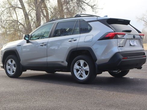 Used 2021 Toyota RAV4 LE w/ Carpet Mat Package (TMS) AWD/4WD image 7