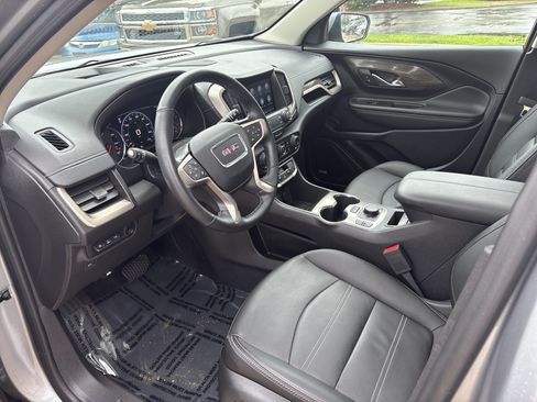 Used 2024 GMC Terrain Denali w/ Denali Premium Package AWD/4WD image 12