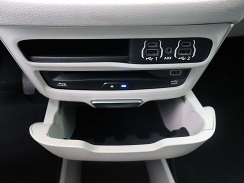 Used 2021 Chrysler Pacifica Touring-L w/ Uconnect Theater Family Group image 24