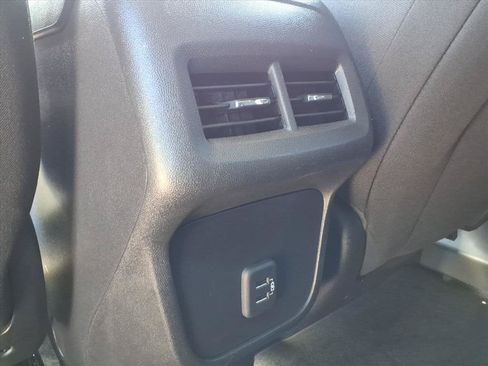 Used 2023 Chevrolet Equinox LT AWD/4WD image 16