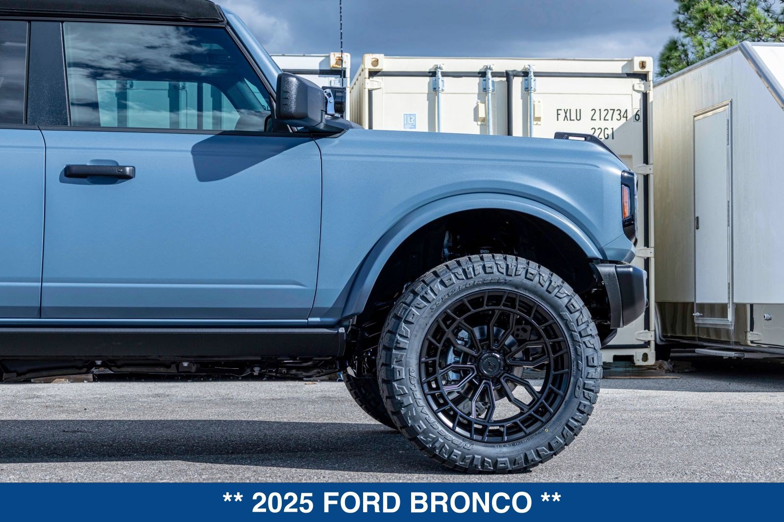 Used 2025 Ford Bronco Badlands AWD/4WD image 24
