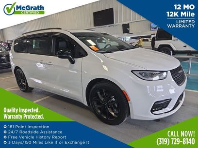 Used 2025 Chrysler Pacifica Limited