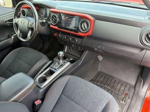Used 2017 Toyota Tacoma TRD Off-Road w/ Tow Package (A/T) AWD/4WD image 26