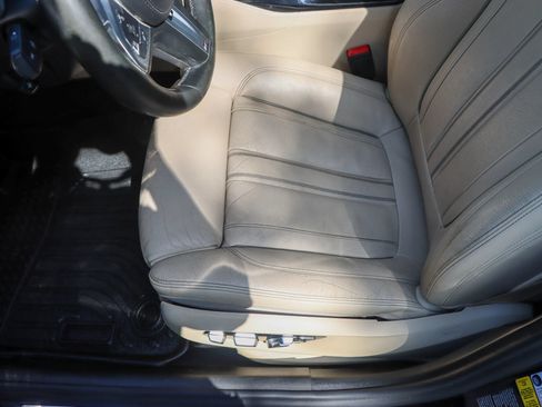 Used 2018 BMW 530i w/ M Sport Package RWD image 16