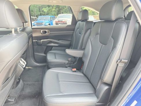 Used 2021 Kia Sorento EX w/ Panoramic Sunroof Package AWD/4WD image 12