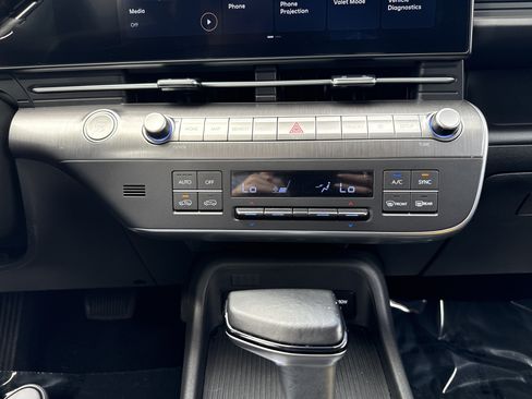 Used 2025 Hyundai Kona SEL AWD/4WD image 27