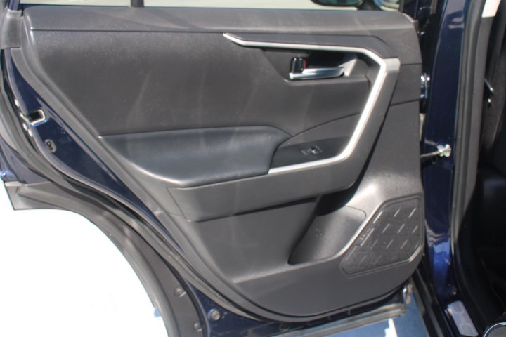Certified 2022 Toyota RAV4 XLE w/ Convenience Package AWD/4WD image 13
