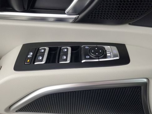 Used 2024 Kia Telluride EX w/ EX Captain's Chair Package image 30