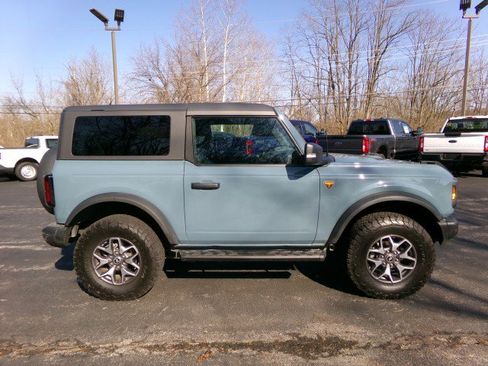 Used 2023 Ford Bronco Badlands image 10