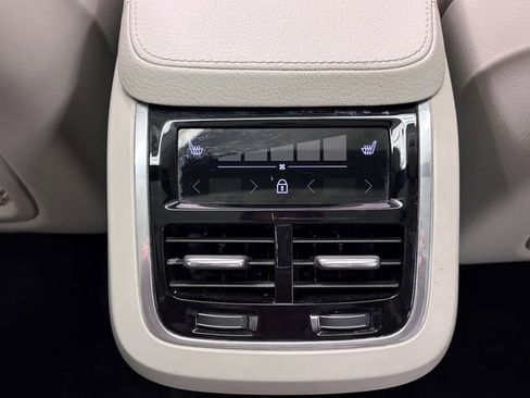 Used 2020 Volvo XC90 T5 Momentum AWD/4WD image 21