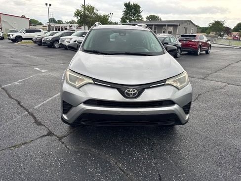 Used 2017 Toyota RAV4 LE AWD/4WD image 8