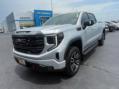 Used 2022 GMC Sierra 1500 AT4 w/ AT4 Premium Package image 9