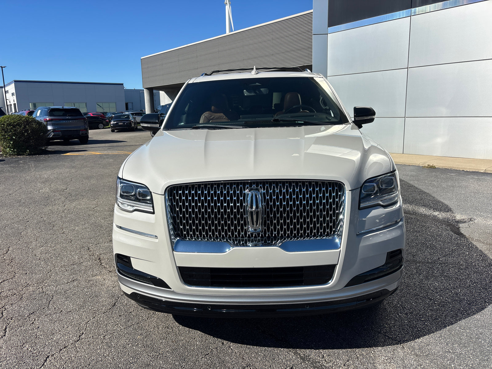 Certified 2022 Lincoln Navigator Reserve AWD/4WD image 2