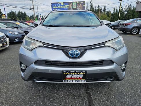 Used 2017 Toyota RAV4 XLE w/ Convenience Package AWD/4WD image 2