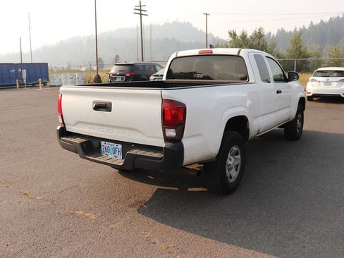 Used 2022 Toyota Tacoma SR RWD image 5