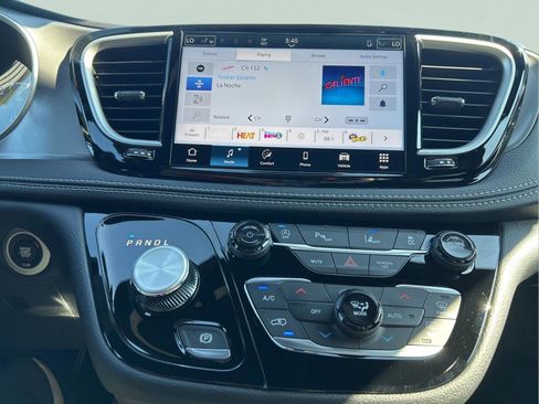 New 2026 Chrysler Pacifica Select image 16