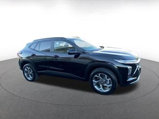 Used 2025 Chevrolet Trax LT video 2