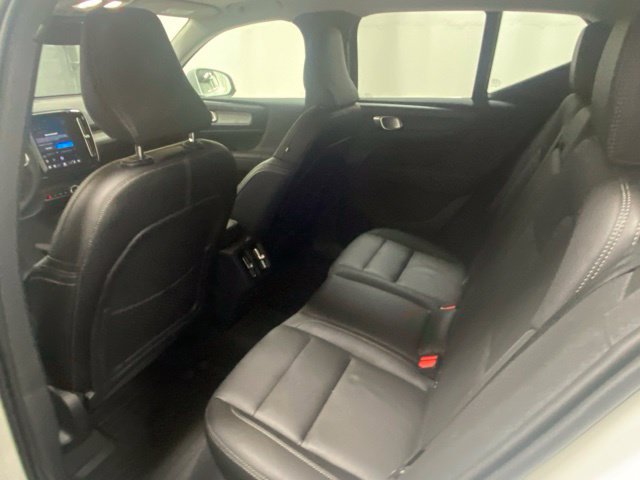 Used 2024 Volvo XC40 B5 Core AWD/4WD image 12