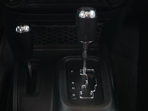 Used 2018 Jeep Wrangler Unlimited Sport S image 19