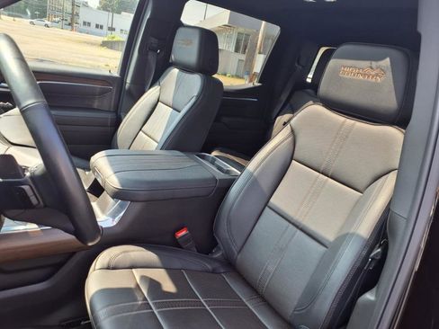 Used 2024 Chevrolet Silverado 1500 High Country w/ High Country Premium Package image 12